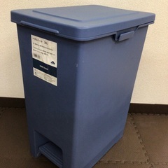 【値下げしました】ペダルペール 30L ゴミ箱 ブルーインテリア...