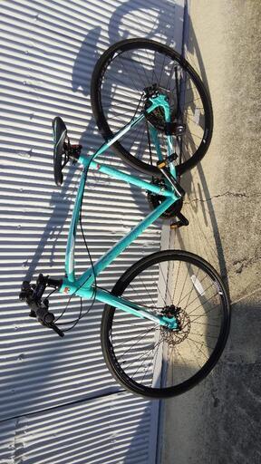 クロスバイク 前後ディスクブレーキ 3×7段変速 700×25c