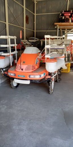クボタ(Kubota)田植機　実働車　納屋保管　(６条植え、ペースト肥料側条、こまきちゃん薬剤剤散布、モンローマチック機能付き)　稼働210時間
