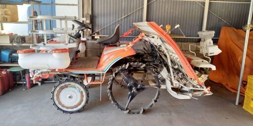 クボタ(Kubota)田植機　実働車　納屋保管　(６条植え、ペースト肥料側条、こまきちゃん薬剤剤散布、モンローマチック機能付き)　稼働210時間 クボタ(Kubota)田植機 実働車 納屋保管 (6条植え、ペースト肥料側条