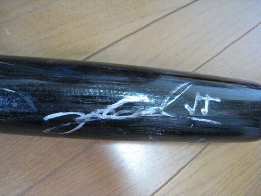 T-岡田選手　実使用　サイン入り　ミズノプロ　木製バット　オリックスバファローズ 発送可能 T-岡田選手 実使用 サイン入り ミズノプロ 木製バット