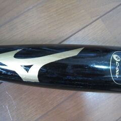 発送可能 T-岡田選手　実使用　サイン入り　ミズノプロ　木製バット　オリックスバファローズ　NPBプロ野球　　硬式木製バット 