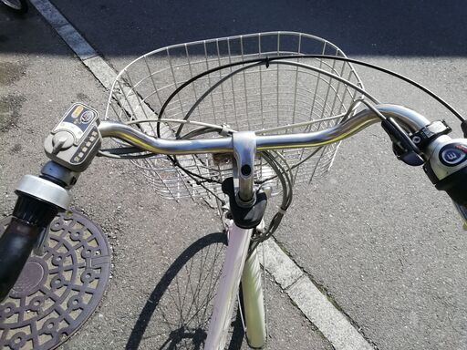 ブリヂストン　A30 スティラ stila リチウム4AH 3段26型　LED　充電器付き　yellow white 狭山市引き取り限定 ブリヂストン A30 スティラ stila リチウム4AH 3段26型 LED 充電器付き