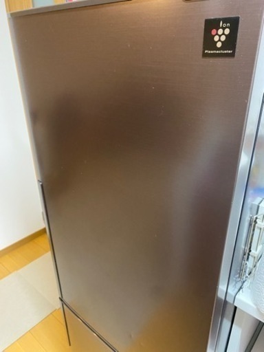 【取引き完了】美品 SHARP 冷蔵庫　270L プラズマクラスター