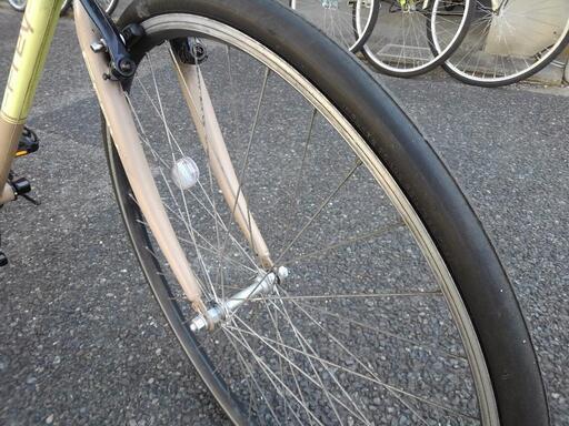 中古自転車１９１２　 前後タイヤ新品！　クロスバイク　７００×３２C　６段ギヤ　ワイヤー錠　ライトは付属していません 中古自転車1912 前後タイヤ新品！ クロスバイク 700×32C 6段