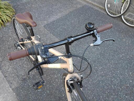 中古自転車１９１２　 前後タイヤ新品！　クロスバイク　７００×３２C　６段ギヤ　ワイヤー錠　ライトは付属していません 中古自転車1912 前後タイヤ新品！ クロスバイク 700×32C 6段