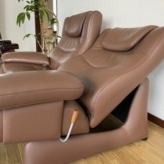 【西宮・芦屋お届け】カリモク家具　本革ソファ２脚