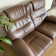 【西宮・芦屋お届け】カリモク家具　本革ソファ２脚