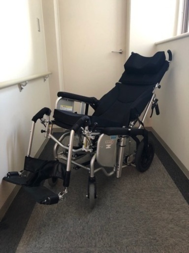 リクライニング車椅子　介助式　チルト機能付