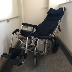 【ネット決済・配送可】リクライニング車椅子　介助式　チルト機能付