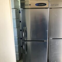 縦型2枚扉業務用冷凍庫 ホシザキ HF-63LZ3