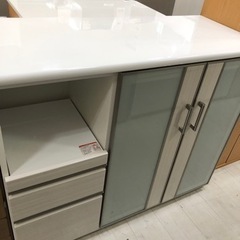 取りに来れる方限定！ニトリのレンジ台です！