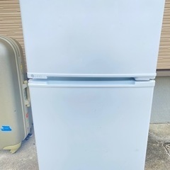2018年製　　冷蔵庫　　90L