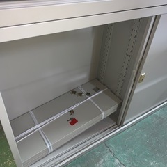 スチール書庫　鍵付き　上下1セット