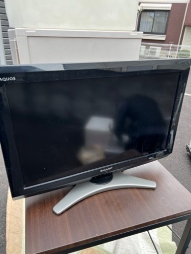 シャープAQUOSアクオス26インチテレビ、リモコン付き