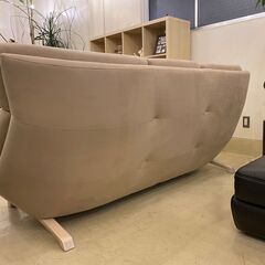 宇都宮でオシャレな家具を探すなら『オトワリバース！』カリモク karimoku UU46 ラムース生地 ソファ 3シーター オットマン付き 中古品