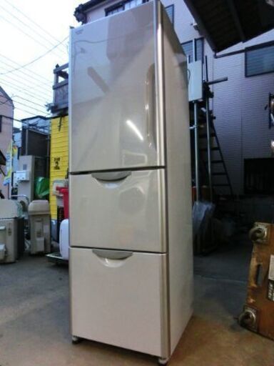 F325　HITACHI　冷蔵庫３ドア　３０２L　  型番R-S300DMVL