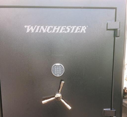 特大サイズの保管庫、金庫