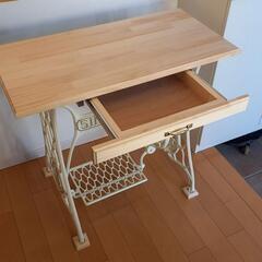 アンティークミシン脚テーブルアイボリー