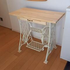 アンティークミシン脚テーブルアイボリー