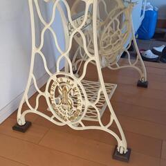アンティークミシン脚テーブルアイボリー