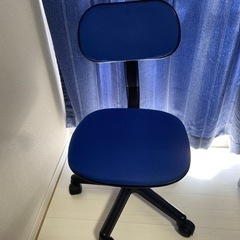 取引中　勉強机によくある椅子