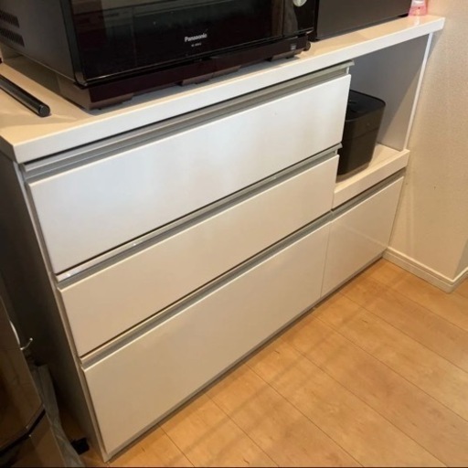 ニトリ　食器棚 キッチンボード　カップボード　ホワイト