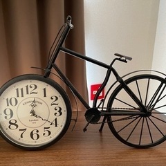 自転車のデザインの置き時計です。