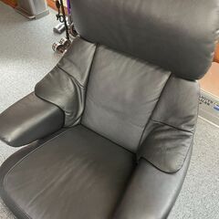 Stressless(ストレスレス)リクライニングチェアとオットマン