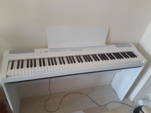 ヤマハ　デジタルピアノ　ホワイト　p-125