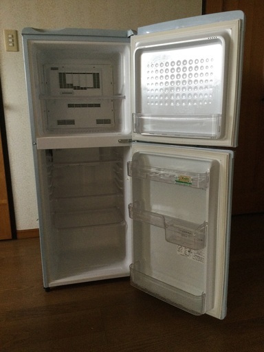 国内製　三菱電機２ドア冷蔵庫　１５５リットル　良く冷え氷も作れ、内外装共にとても綺麗な品物です。