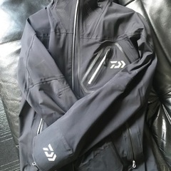 魚釣りなどに☆　DAIWA daiwa ダイワ　レインウェア　レインマックス　上下セット　黒　迷彩