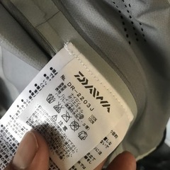 魚釣りなどに☆　DAIWA daiwa ダイワ　レインウェア　レインマックス　上下セット　黒　迷彩