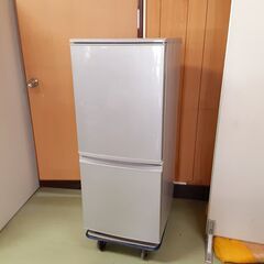 【新生活応援♪格安】シャープ 2ドア冷蔵庫 137L 2016年...