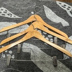 ハンガー⑤ 木製ハンガー3本
