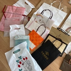 紙袋、ビニール袋　¥0
