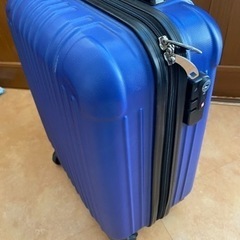 スーツケース 横35cm x 縦45cm x 奥行20cm