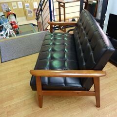 カリモク60 2人掛ソファ Kチェア 2シーター スタンダードブラック レトロスタイル 幅133cm 札幌 西岡店