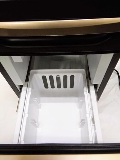 ツインバード ベッドサイド冷蔵庫(ペルチェ式) HR-D282 TWINBIRD 小型冷蔵庫 庫内灯 足元灯 コンセント 寝室の冷蔵チェスト 17 L