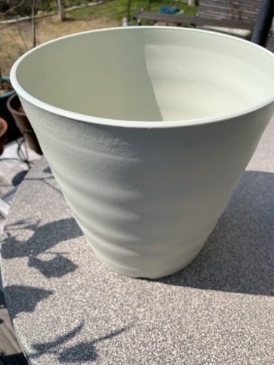【取引完了しました】プラスチック　プランター（白鉢5個セット）（未使用）