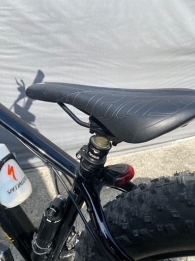 FAT BOY（グロスブラック/ゴールド/ホワイト）