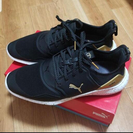 PUMA　スニーカー
