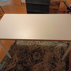 机。IKEAテーブル