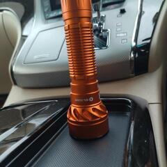 ラス1です。OLIGHT多機能タクティカルライト