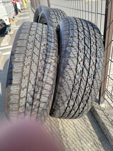 ハイラックス新車外しタイヤ4本セット交渉可能