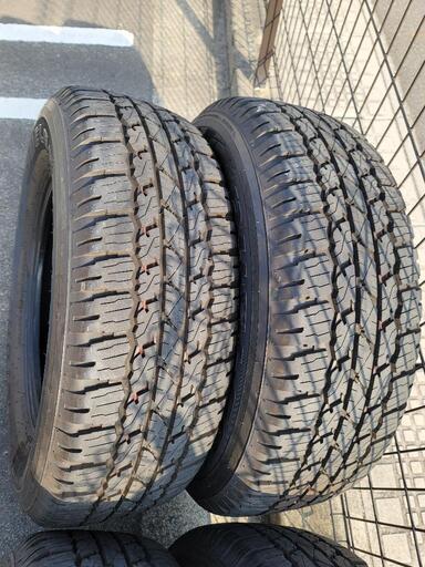 ハイラックス新車外しタイヤ4本セット交渉可能