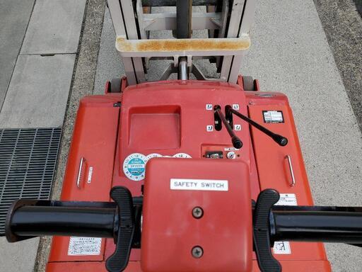 フォークリフト小型カウンターウオーキー800キロバッテリー式