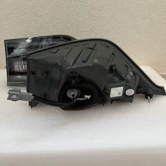 トヨタ　純正ハリアー60系テールライトセット