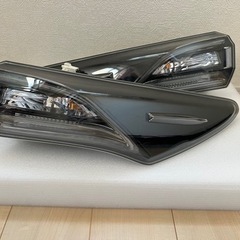 トヨタ　純正ハリアー60系テールライトセット