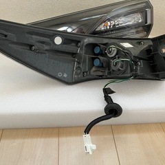 トヨタ　純正ハリアー60系テールライトセット